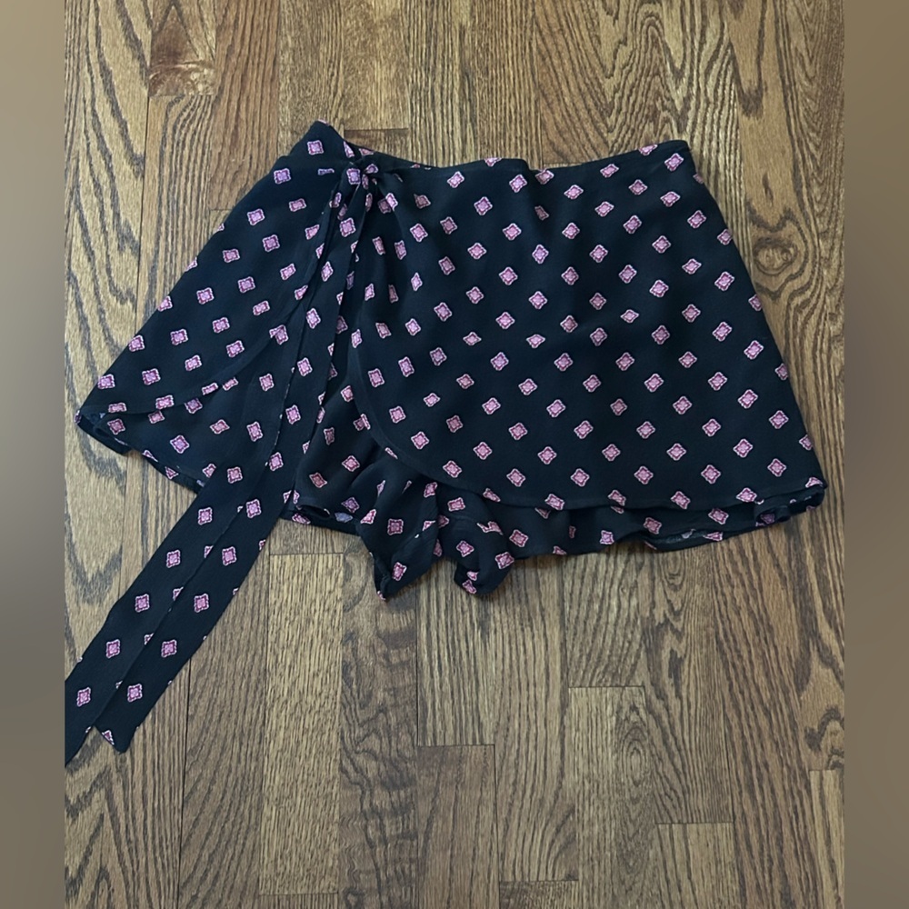 Hollister Black Pink Floral Tile Print Wrap Skort Y2K Boho Festival Mini Medium - Picture 3 of 6